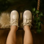 کفش چرمی اسپرت رسمی بچگانه کرم با زیره مشکی